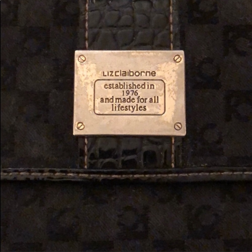 LIZ CLAIBORNE WOMEN’S WALLET